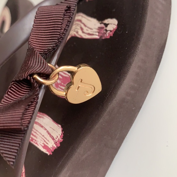 Juicy Couture Platform Flip Flops - Picture 5 of 5
